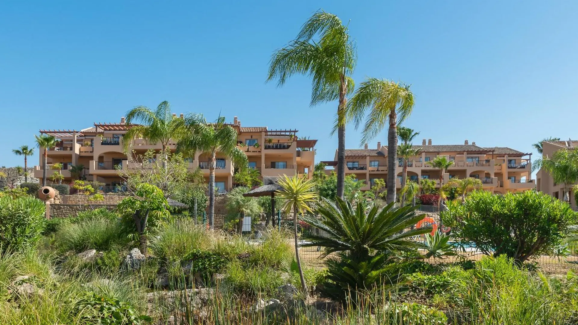 Charming 2-Bedroom With Beautiful Sea Views Estepona 0*,