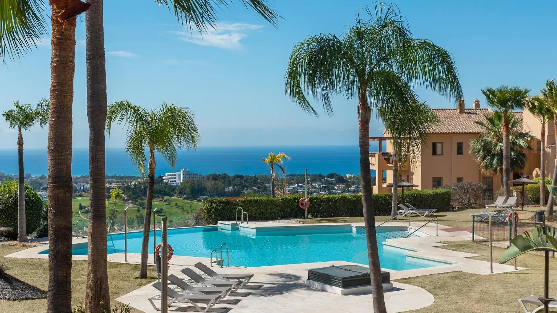 Charming 2-Bedroom With Beautiful Sea Views Estepona Spain